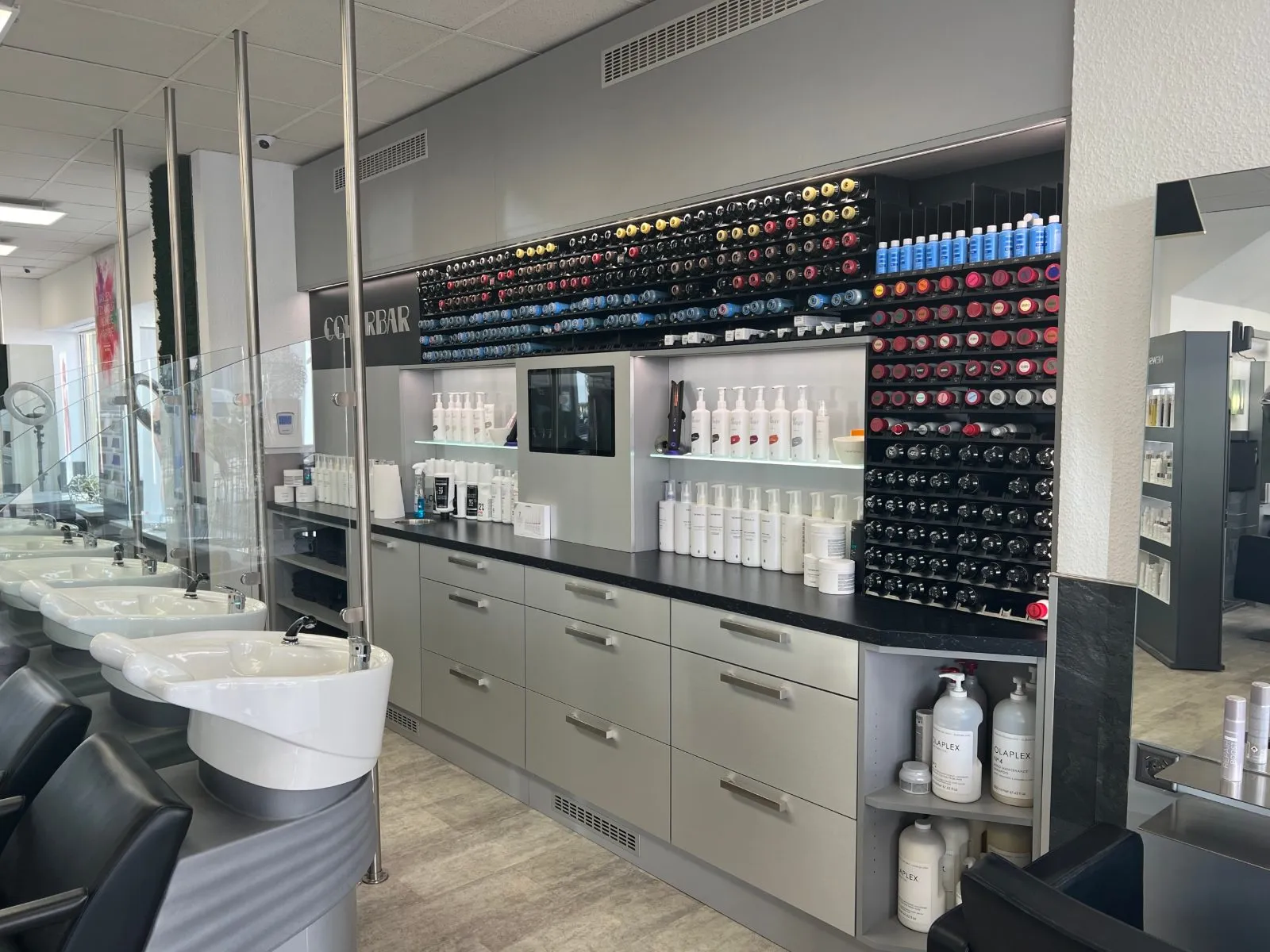 Colorbar im Flagship Salon Spandau
